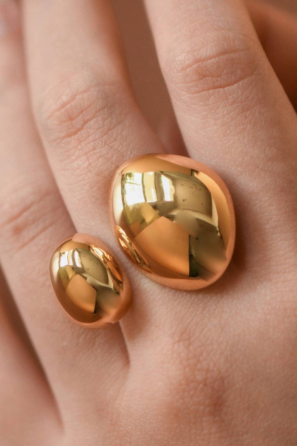 The Center of Attention 18K Gold Ring
